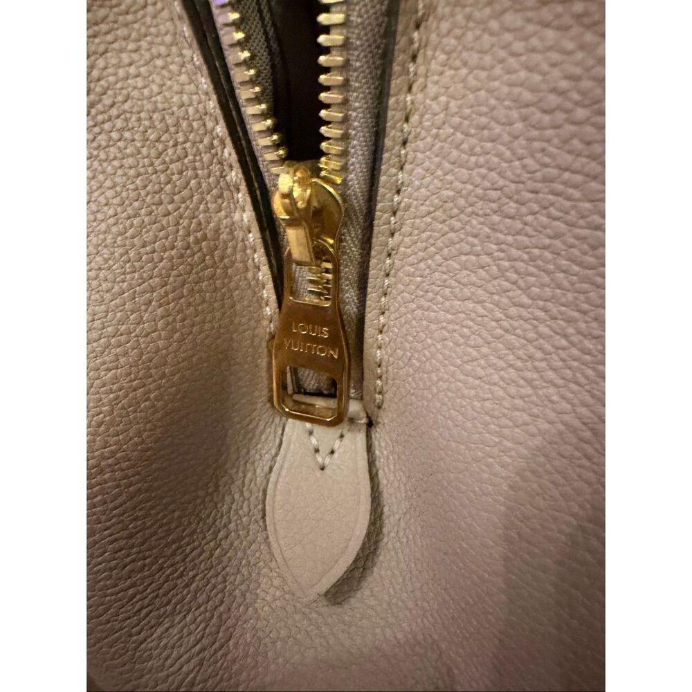 Louis Vuitton Montaigne Handbag Monogram Empreinte Leather MM - Picture 14 of 17